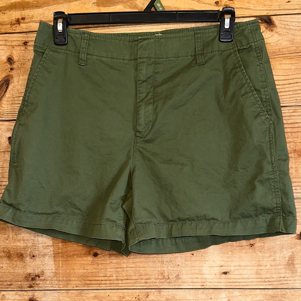 Gap Downtown Khaki Army Green Shorts